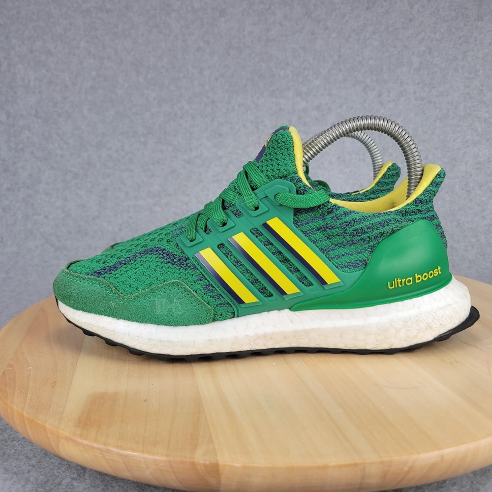 adidas Ultraboost 1.0 DNA Disney Mighty Ducks District 5 Size 4 Green HR1806